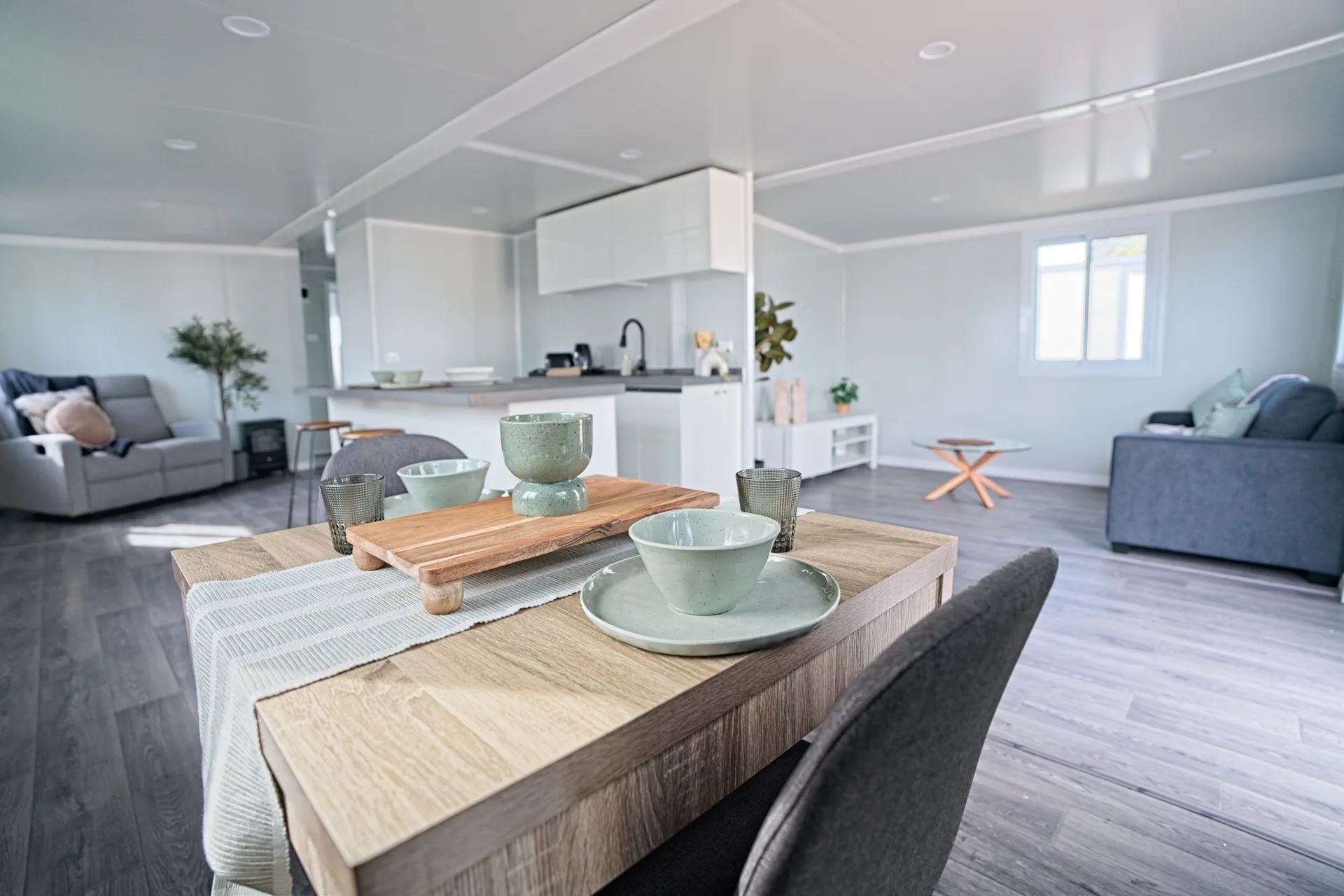 Custom 40 Foot — living and dining