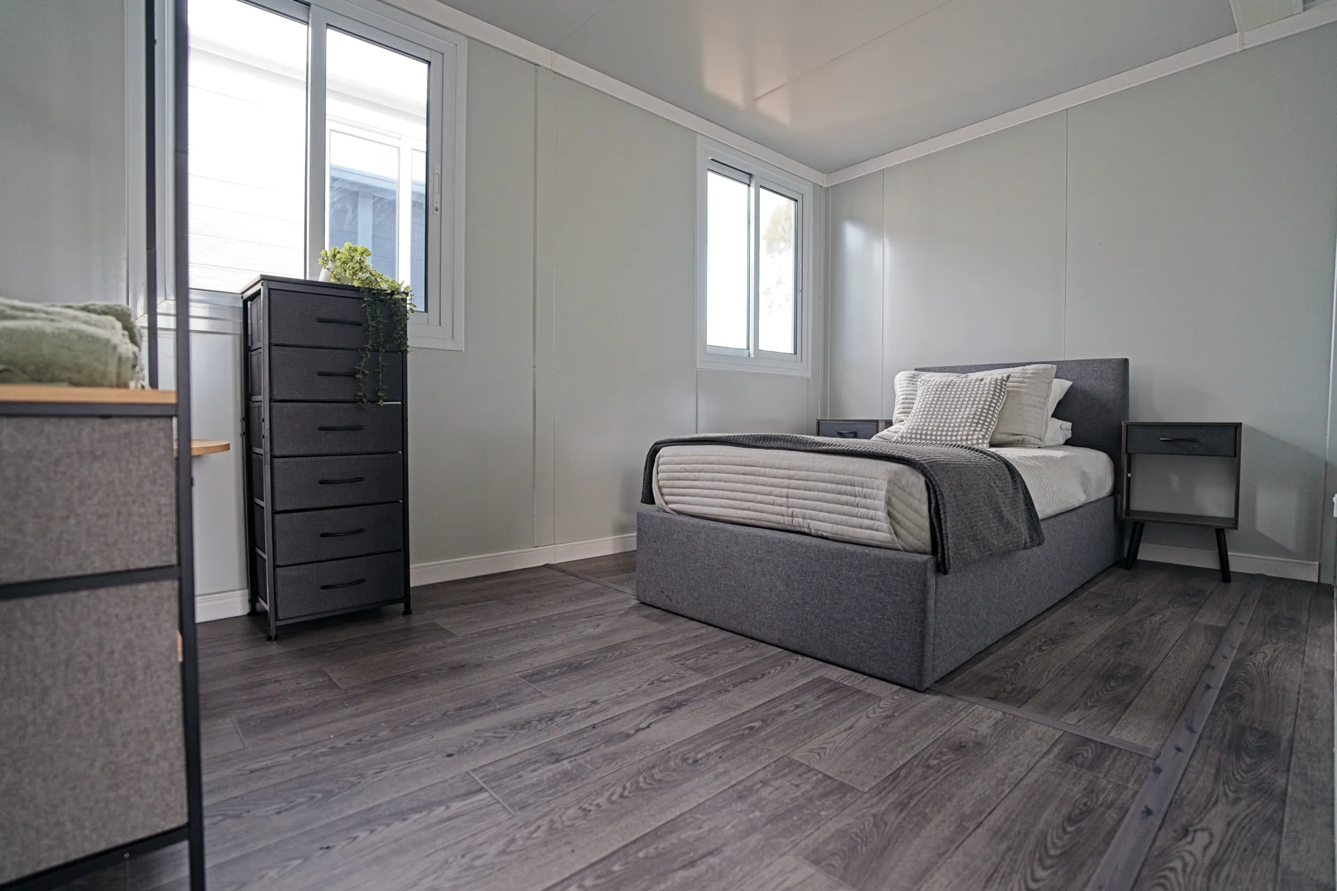 Custom 40 Foot — bedroom